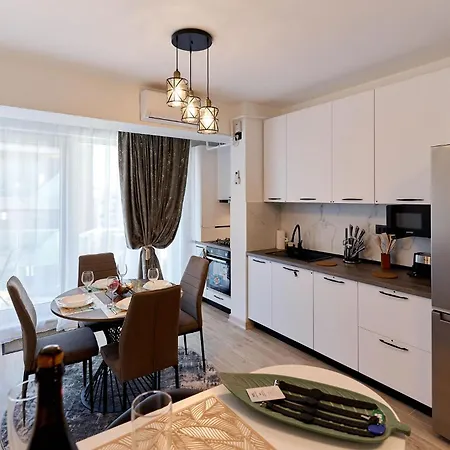 Sunset View In Infinity - Parking Mamaia